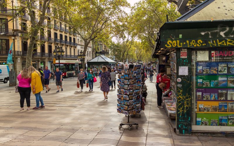 C3. Raval - La rambla (Verificar) - martijn-vonk-xV0msH0lWnA-unsplash